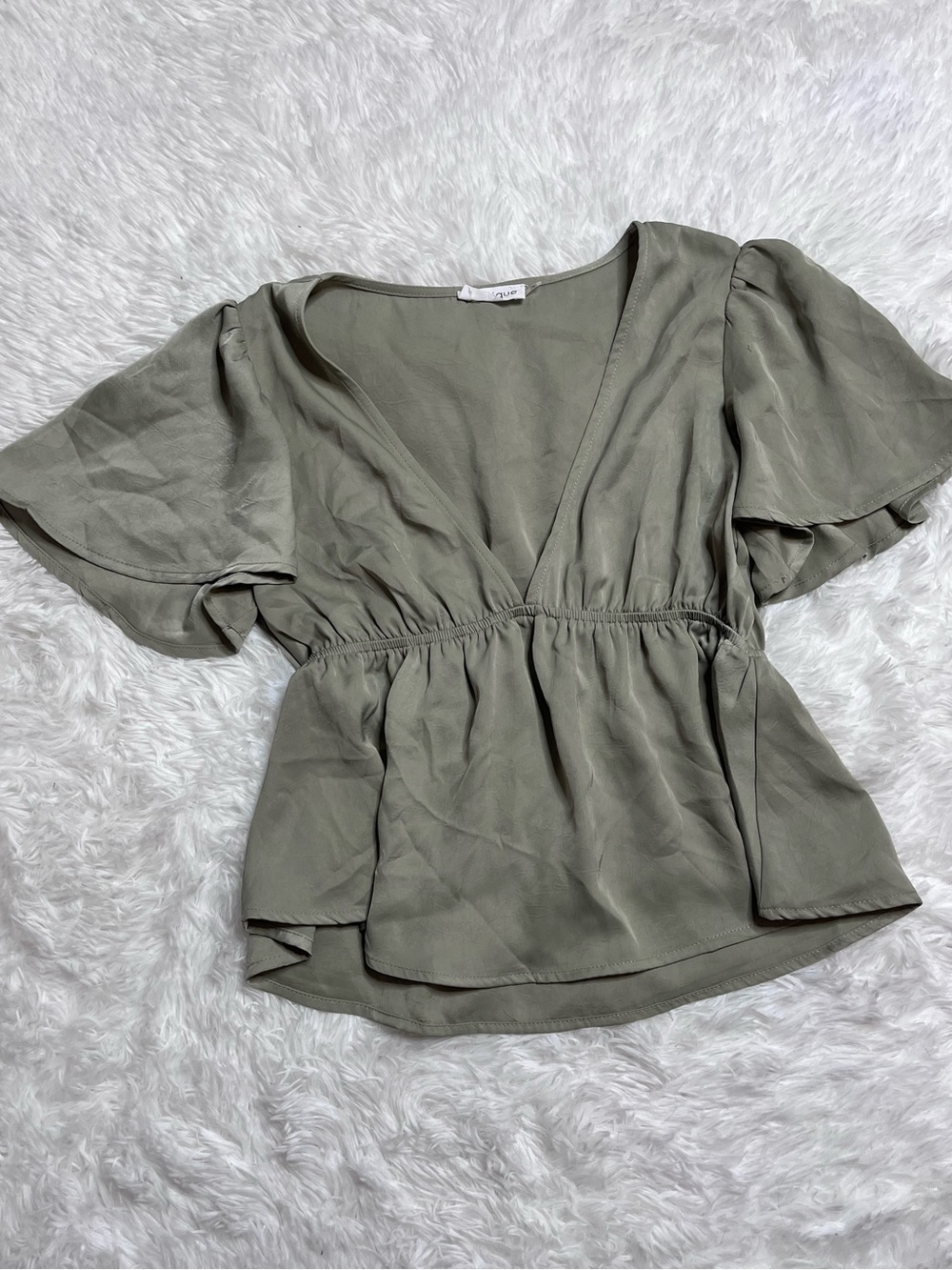 Vestique Flutter-Sleeve V-Neck Top